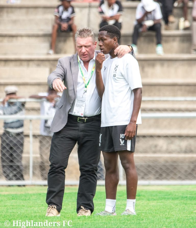 De Jongh Rallies Bosso Family